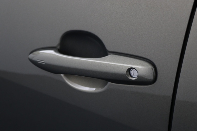 Toyota Yaris - 1.5 VVT-i Dynamic 37