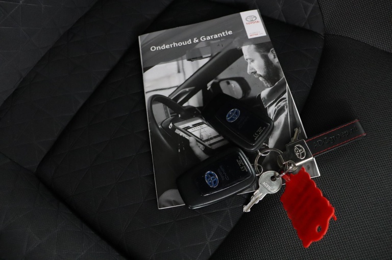 Toyota C-HR - 1.8 Hybrid First Edition 11