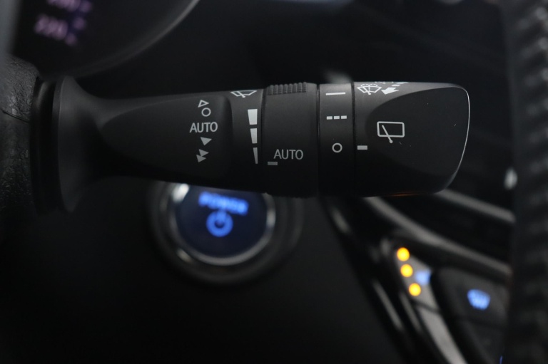 Toyota C-HR - 1.8 Hybrid First Edition 32