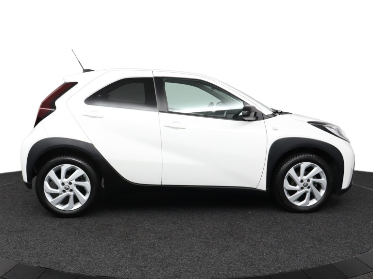 Toyota Aygo X - 1.0 VVT-i S-CVT first 13