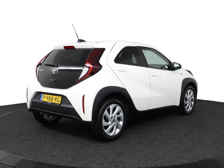 Toyota Aygo X - 1.0 VVT-i S-CVT first 2