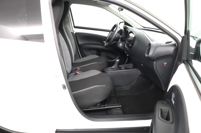 Toyota Aygo X - 1.0 VVT-i S-CVT first 22