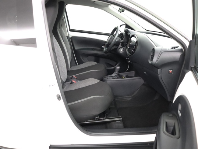 Toyota Aygo X - 1.0 VVT-i S-CVT first