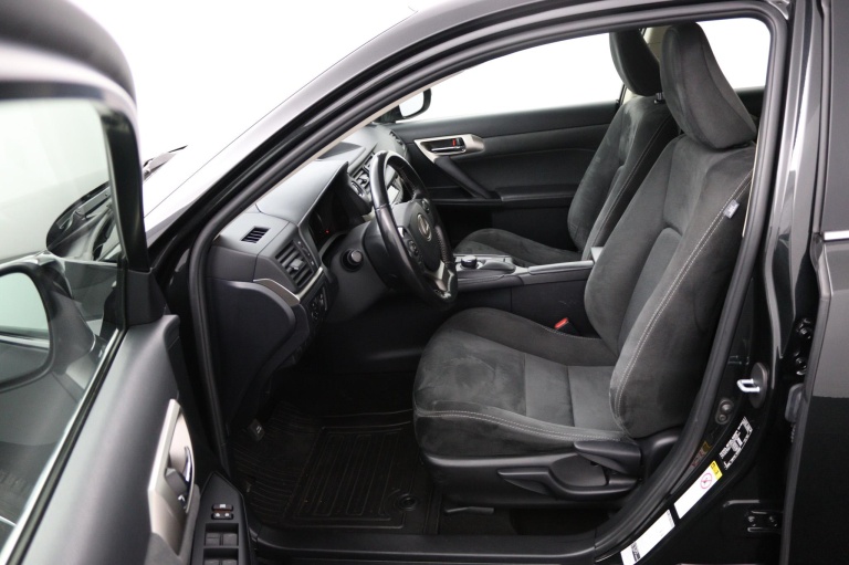 Lexus CT - 200h Business Line 17