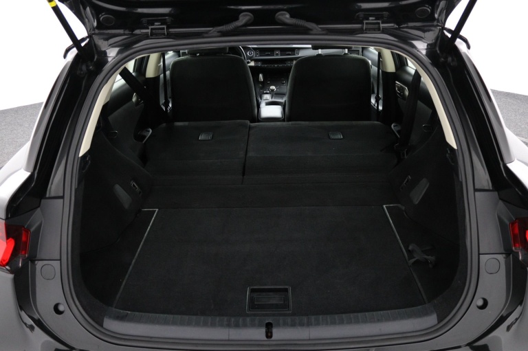 Lexus CT - 200h Business Line 26