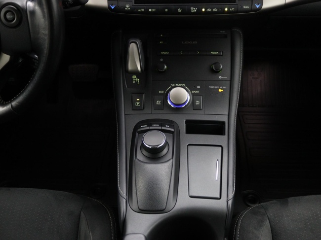 Lexus CT - 200h Business Line