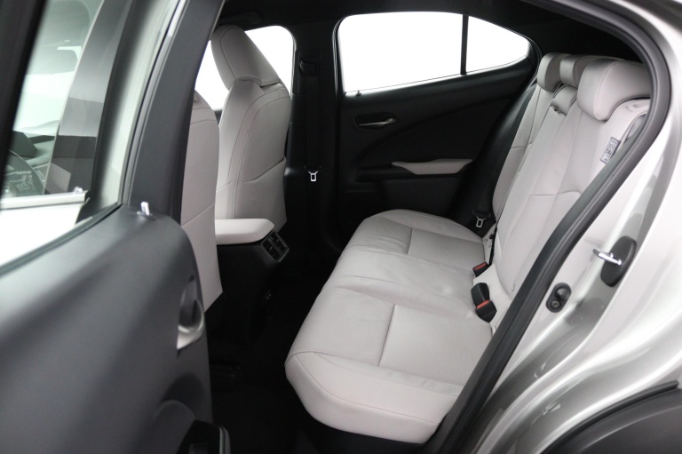 Lexus UX - 250h Luxury Line 18