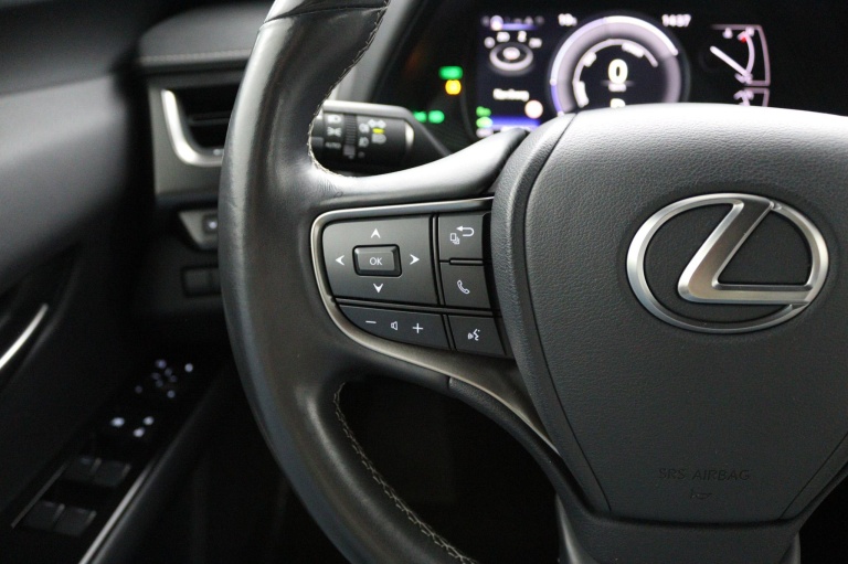 Lexus UX - 250h Luxury Line 19