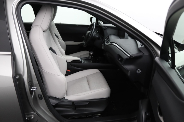 Lexus UX - 250h Luxury Line 22