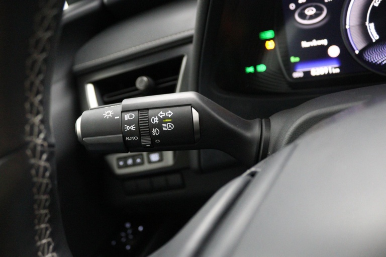 Lexus UX - 250h Luxury Line 29