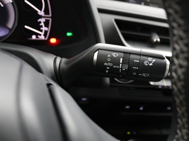 Lexus UX - 250h Luxury Line