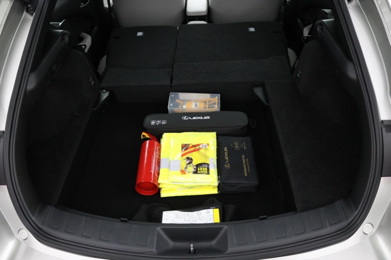 Lexus UX - 250h Luxury Line 32