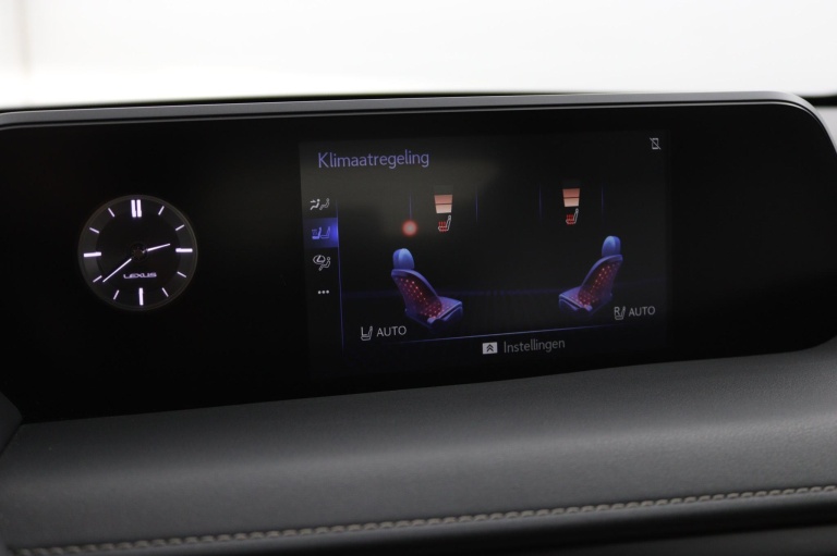 Lexus UX - 250h Luxury Line 46