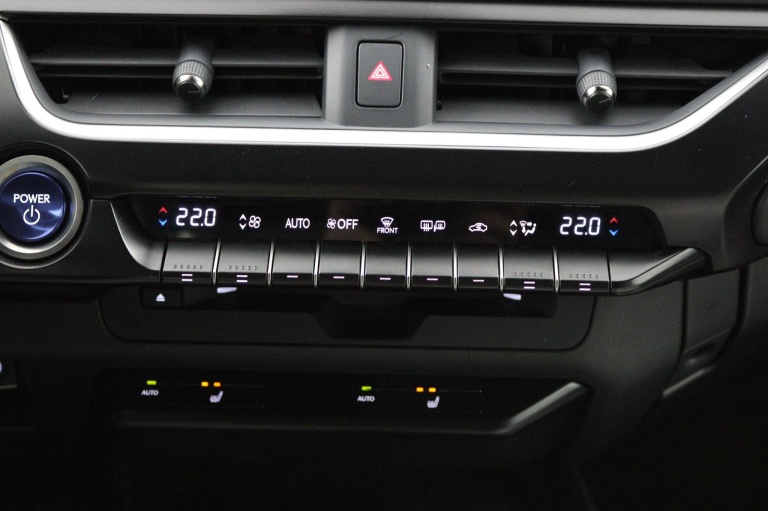 Lexus UX - 250h Luxury Line 7