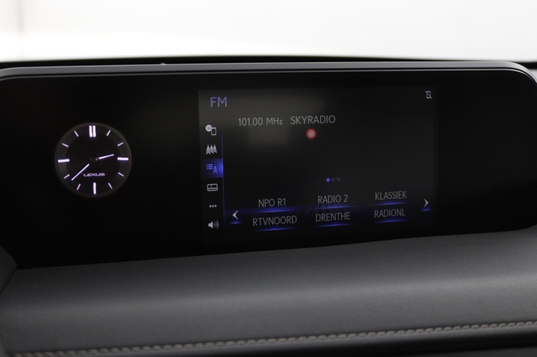 Lexus UX - 250h Luxury Line 8