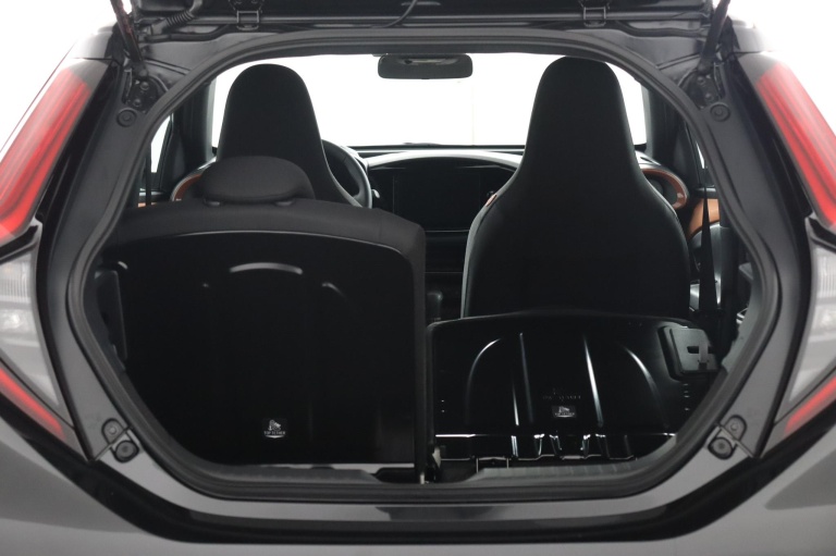 Toyota Aygo X - Hybrid 115 pulse 25