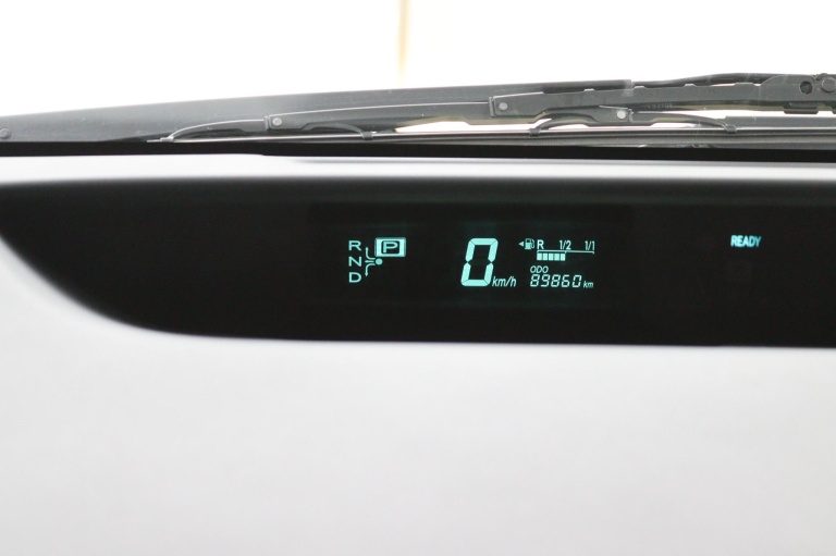 Toyota Prius - 1.5 VVT-i Tech Edition 11