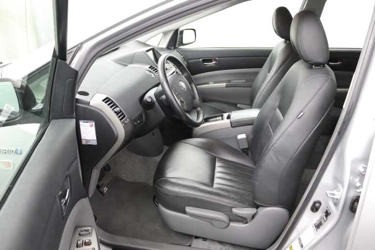 Toyota Prius - 1.5 VVT-i Tech Edition 16