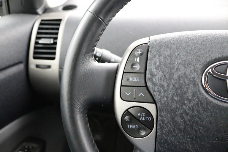 Toyota Prius - 1.5 VVT-i Tech Edition 19