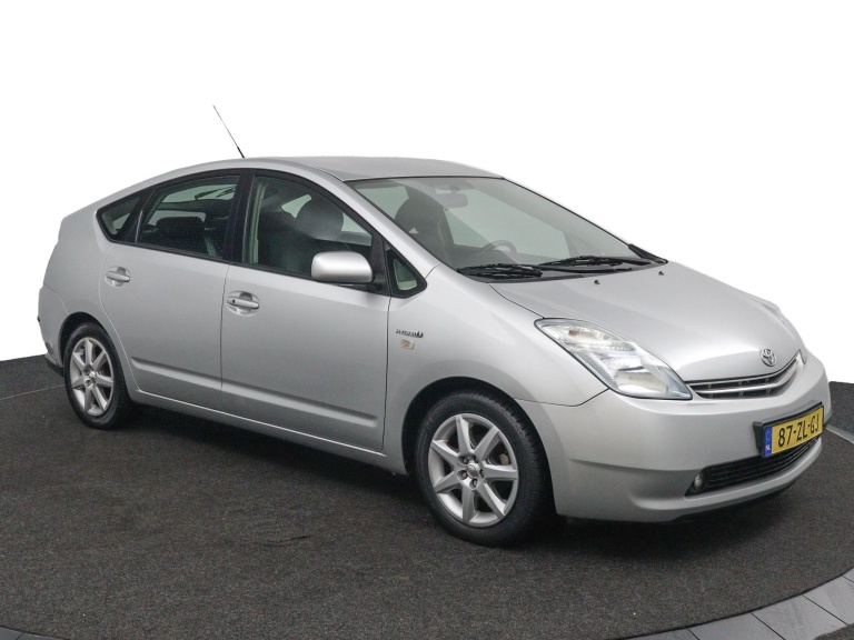 Toyota Prius - 1.5 VVT-i Tech Edition 2