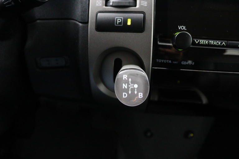 Toyota Prius - 1.5 VVT-i Tech Edition 27