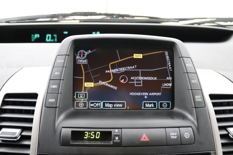 Toyota Prius - 1.5 VVT-i Tech Edition 28