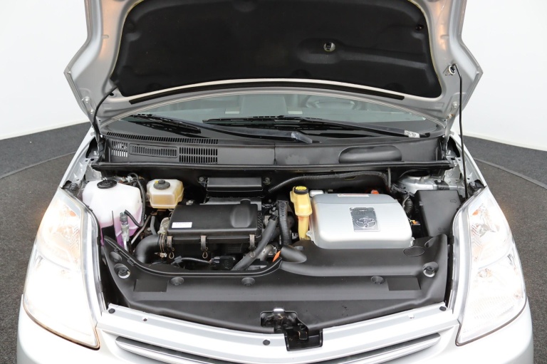 Toyota Prius - 1.5 VVT-i Tech Edition 34