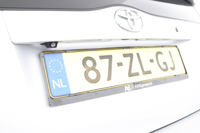 Toyota Prius - 1.5 VVT-i Tech Edition 36