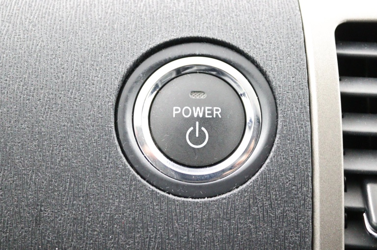 Toyota Prius - 1.5 VVT-i Tech Edition 38