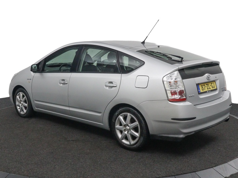 Toyota Prius - 1.5 VVT-i Tech Edition 4