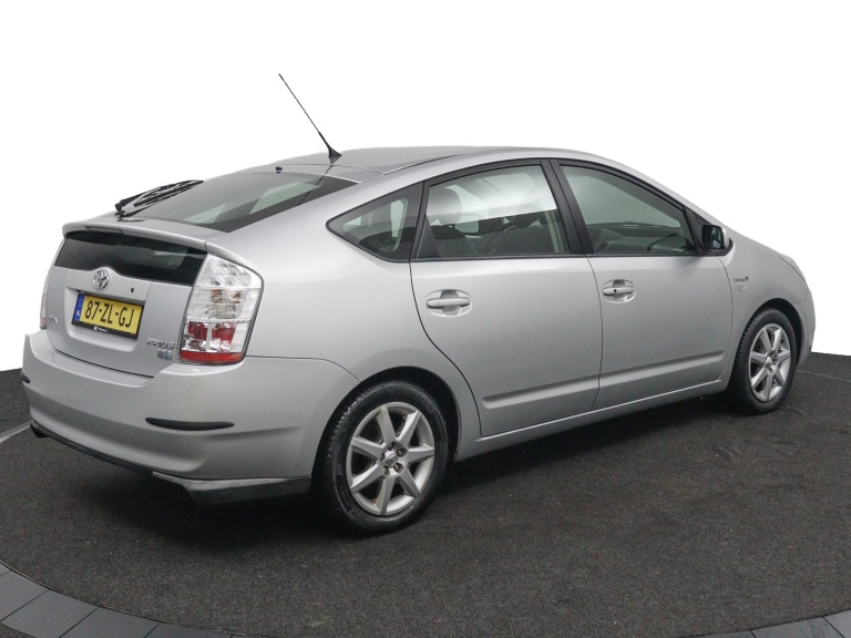 Toyota Prius - 1.5 VVT-i Tech Edition 5