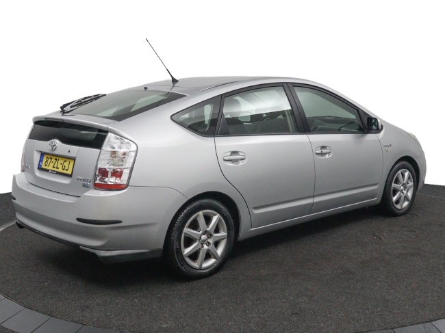 Toyota Prius - 1.5 VVT-i Tech Edition
