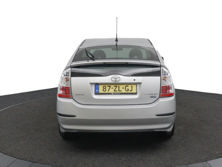 Toyota Prius - 1.5 VVT-i Tech Edition 6