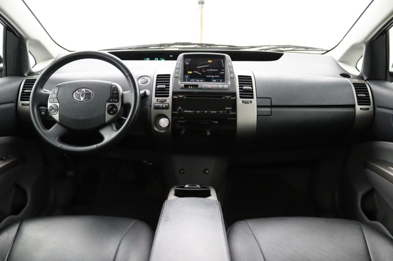 Toyota Prius - 1.5 VVT-i Tech Edition 9