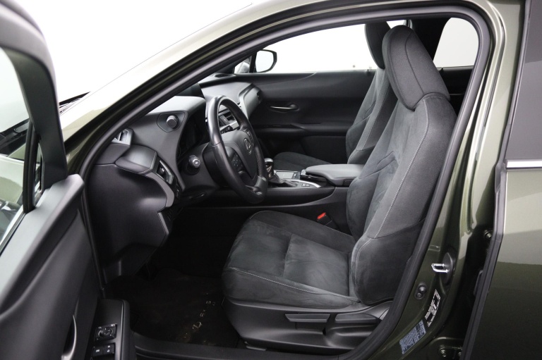 Lexus UX - 250h Business Line 17