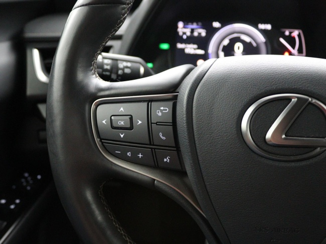 Lexus UX - 250h Business Line