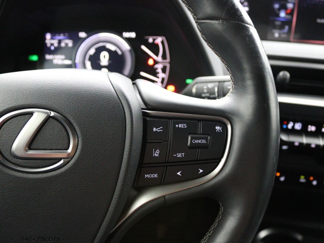 Lexus UX - 250h Business Line