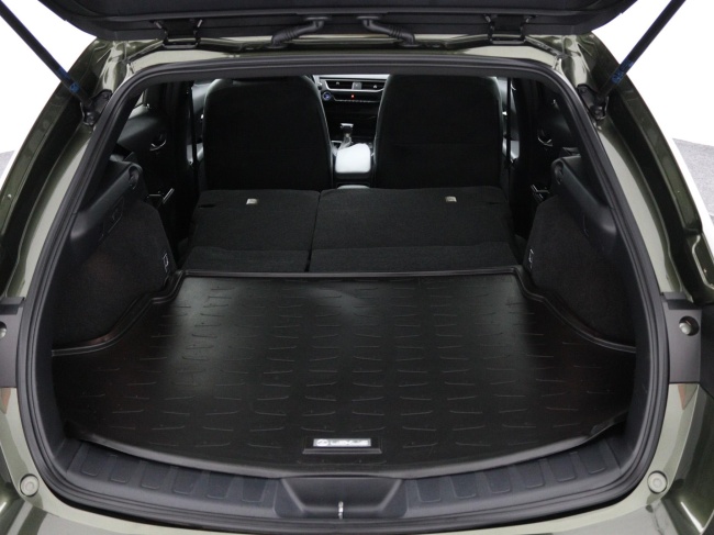 Lexus UX - 250h Business Line