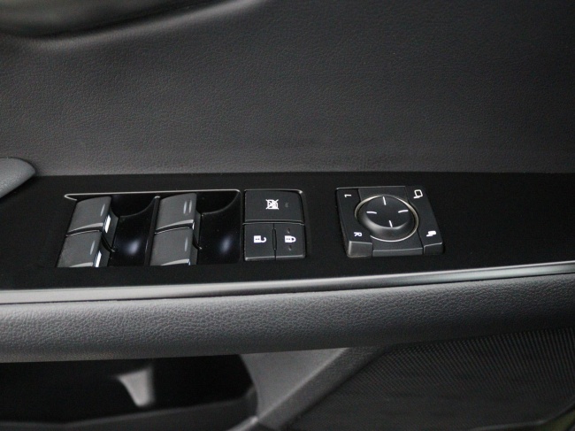 Lexus UX - 250h Business Line