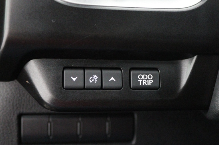 Lexus UX - 250h Business Line 28