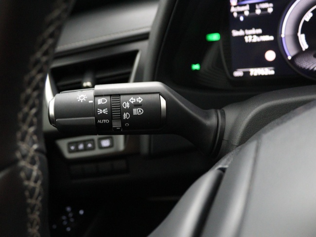 Lexus UX - 250h Business Line