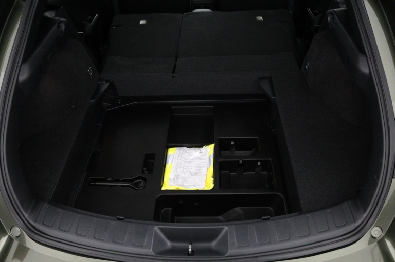 Lexus UX - 250h Business Line 32