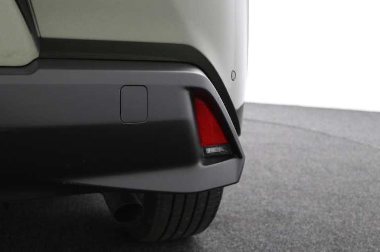 Lexus UX - 250h Business Line 38