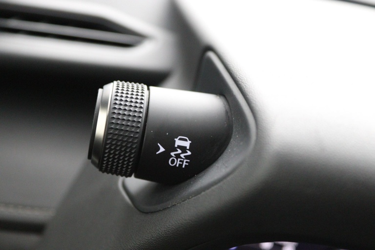 Lexus UX - 250h Business Line 40