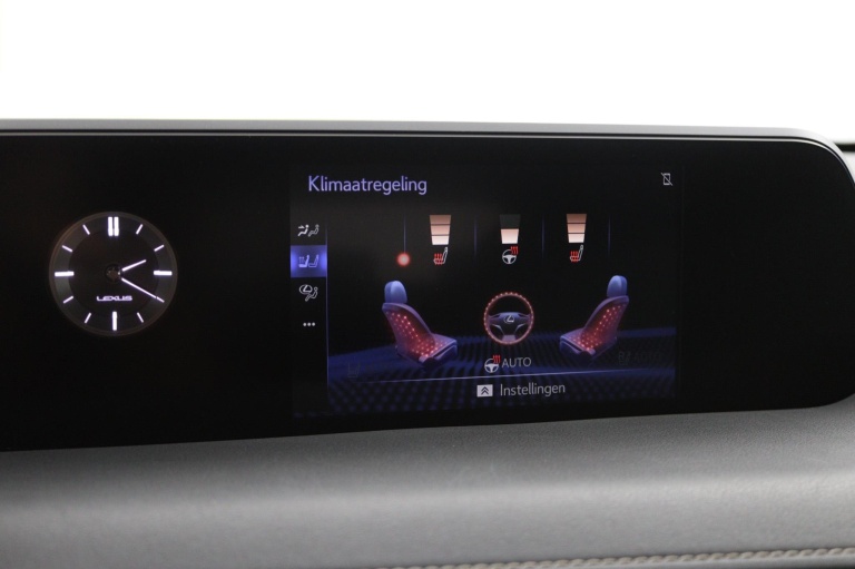 Lexus UX - 250h Business Line 48