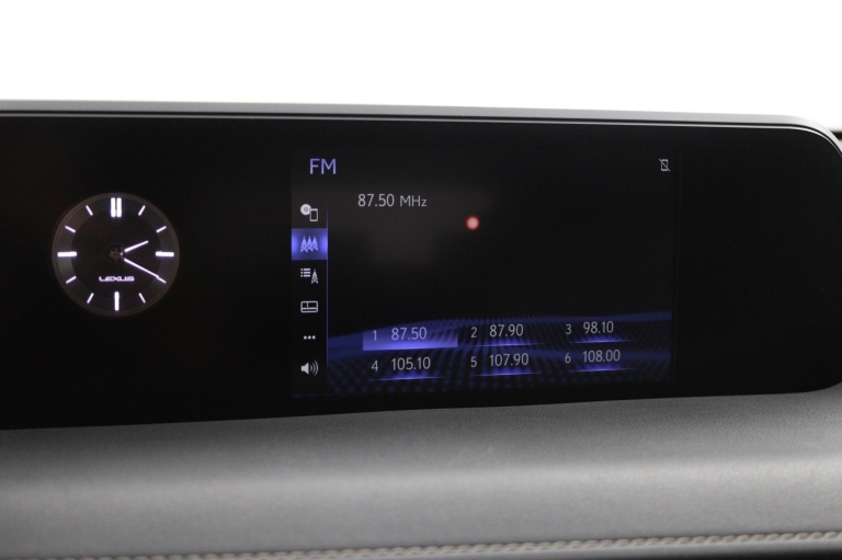 Lexus UX - 250h Business Line 8