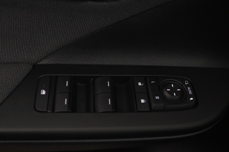 Toyota C-HR - 1.8 Hybrid 140 Dynamic 29