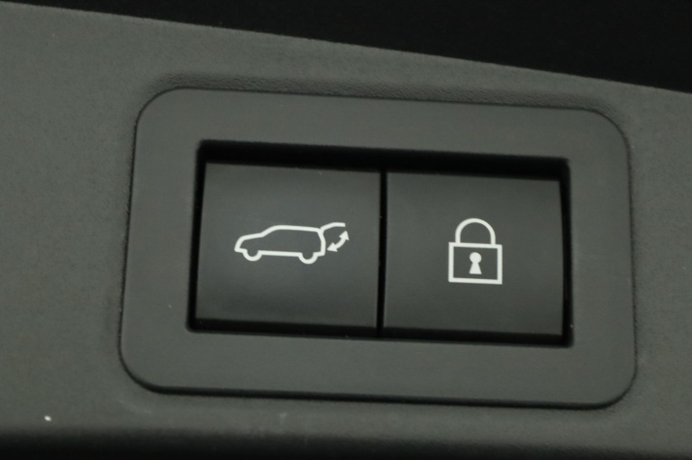 Toyota Corolla Touring Sports - 2.0 Hybrid Trek 42