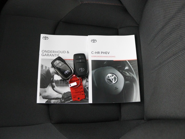 Toyota C-HR - 2.0 Plug-in Hybrid 220 Dynamic