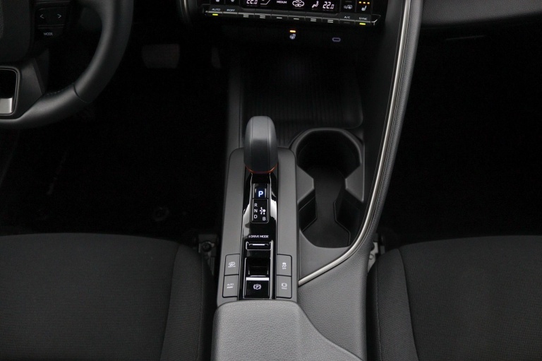 Toyota C-HR - 2.0 Plug-in Hybrid 220 Dynamic 26